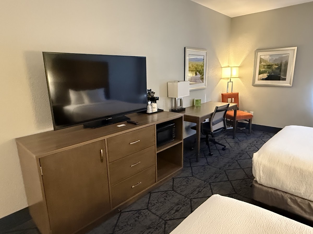 La Quinta Inn and Suites by Wyndham at WaTiki Waterpark photo 2
