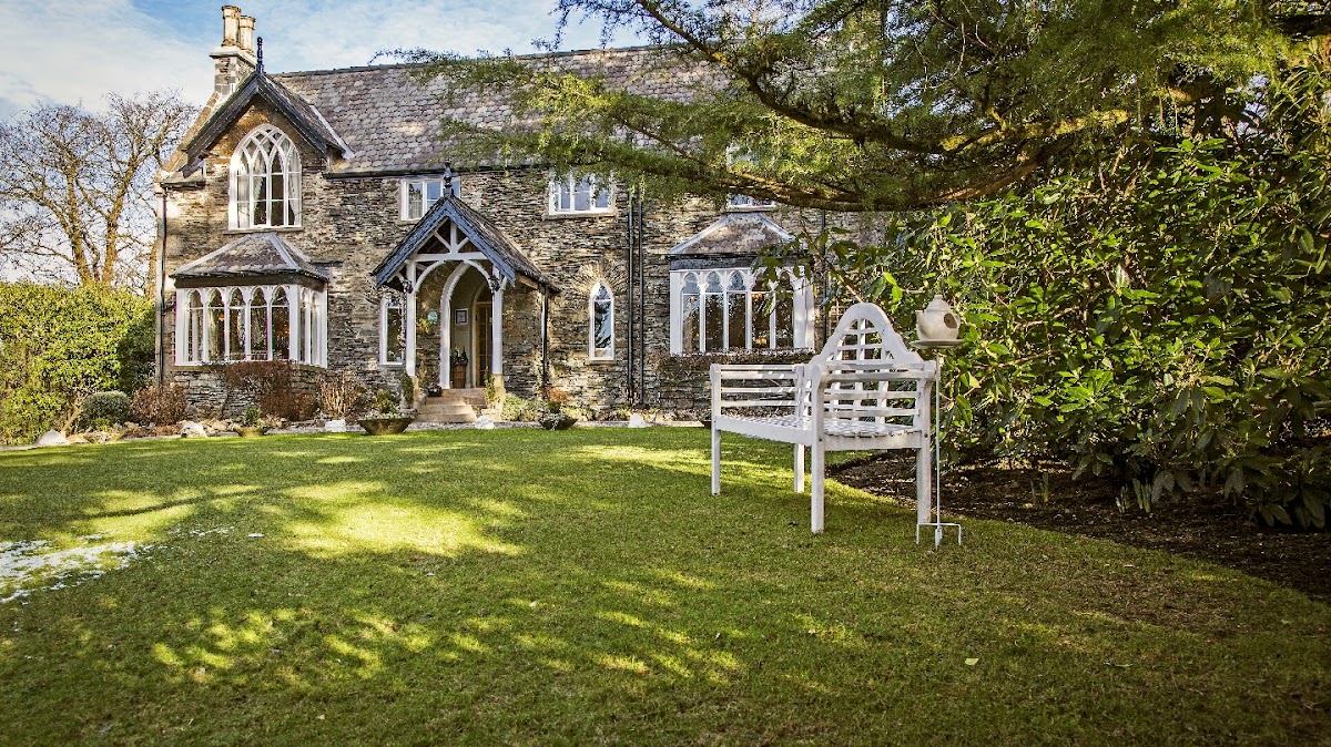 Cedar Manor photo 2
