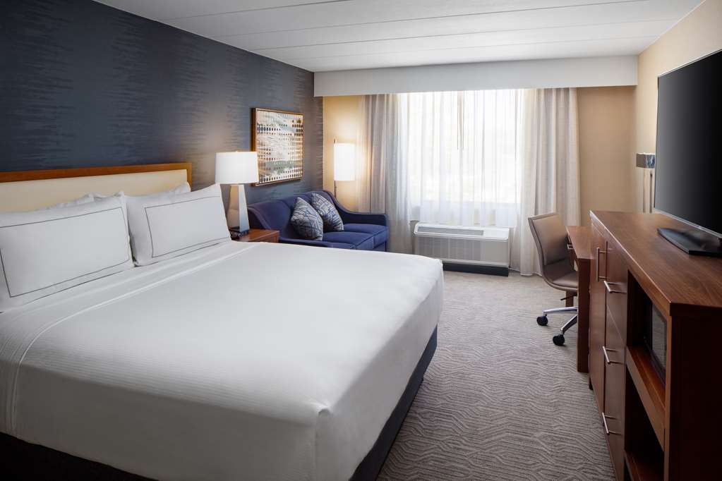 DoubleTree by Hilton Ann Arbor North photo 2