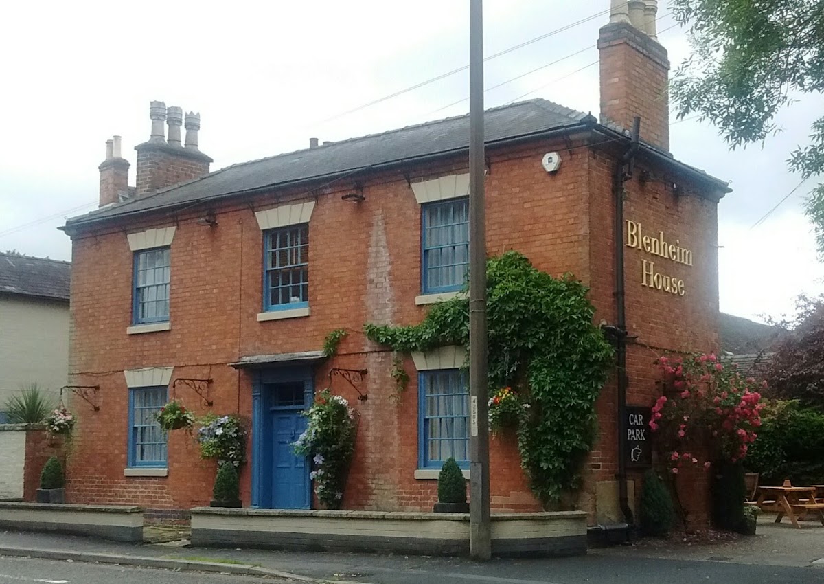 OYO Blenheim House photo 2