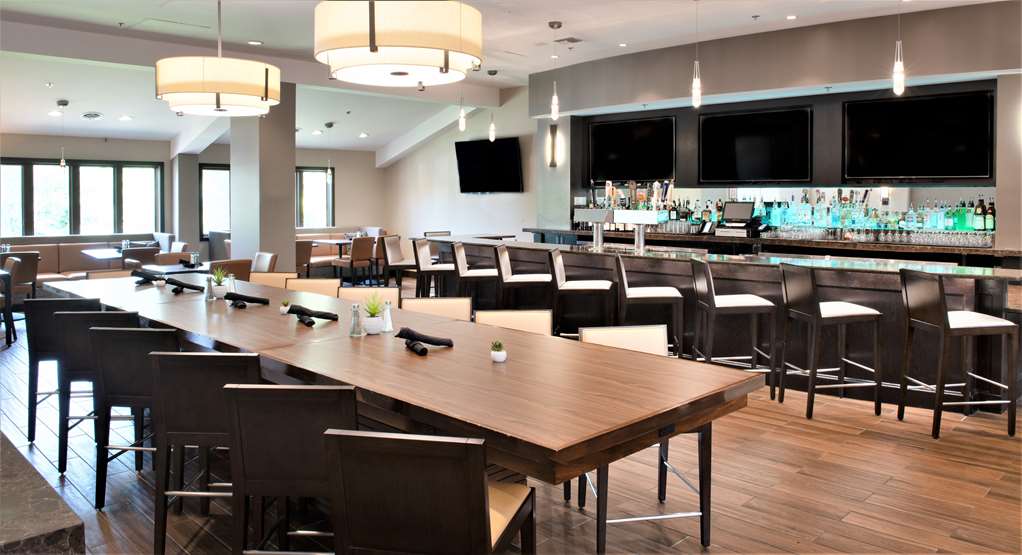 Embassy Suites by Hilton Seattle North Lynnwood photo 2