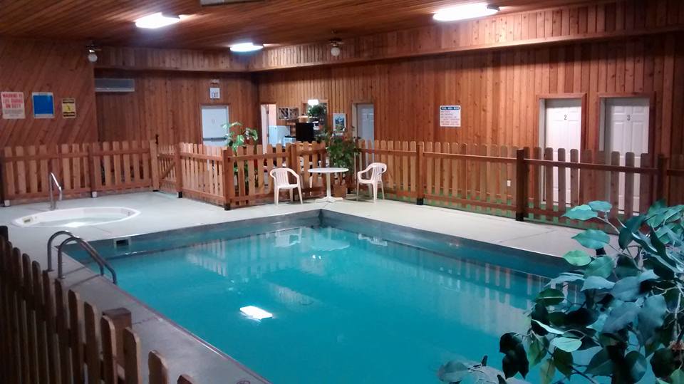 Cougar Canyon Lodge & Escape Hotel Lounge & Restaurant photo 3