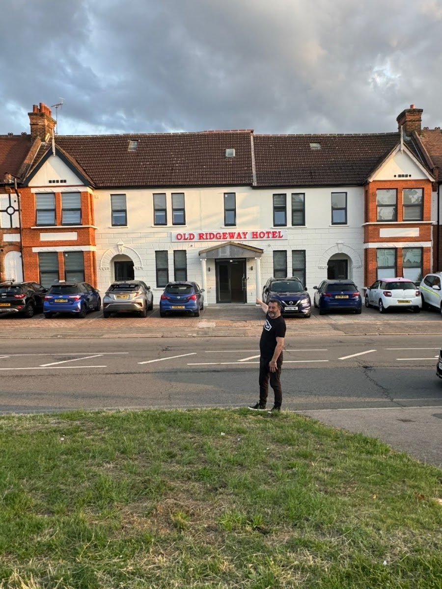 Old Ridgeway Hotel