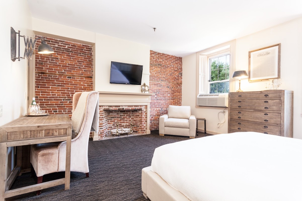 Garrison Inn Boutique Hotel photo 2