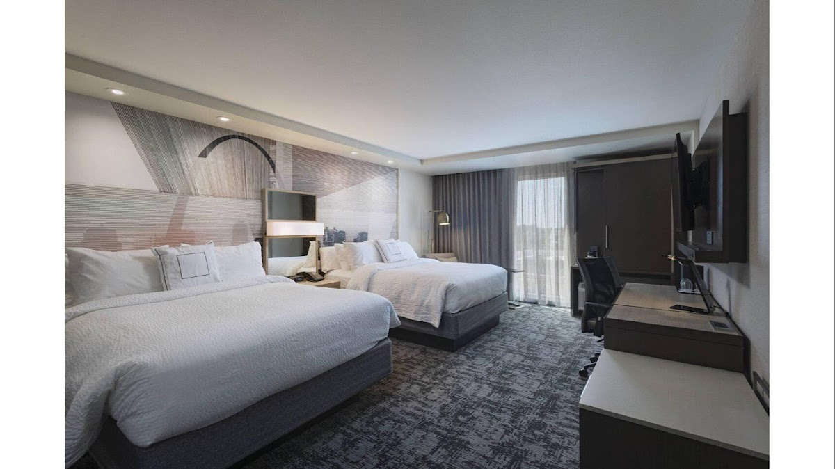 Courtyard by Marriott St. Louis Brentwood photo 2