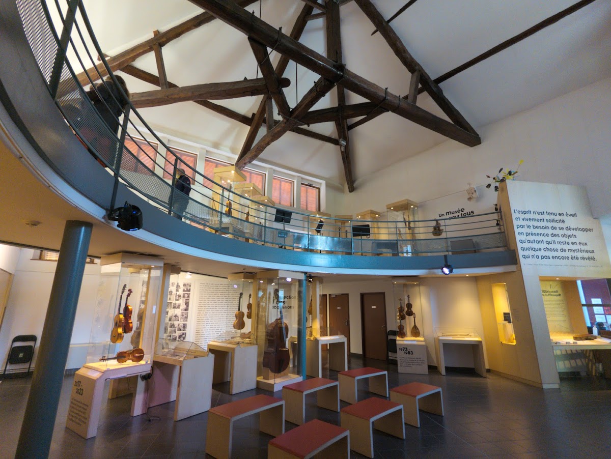 Musée de la lutherie et de l'archèterie française