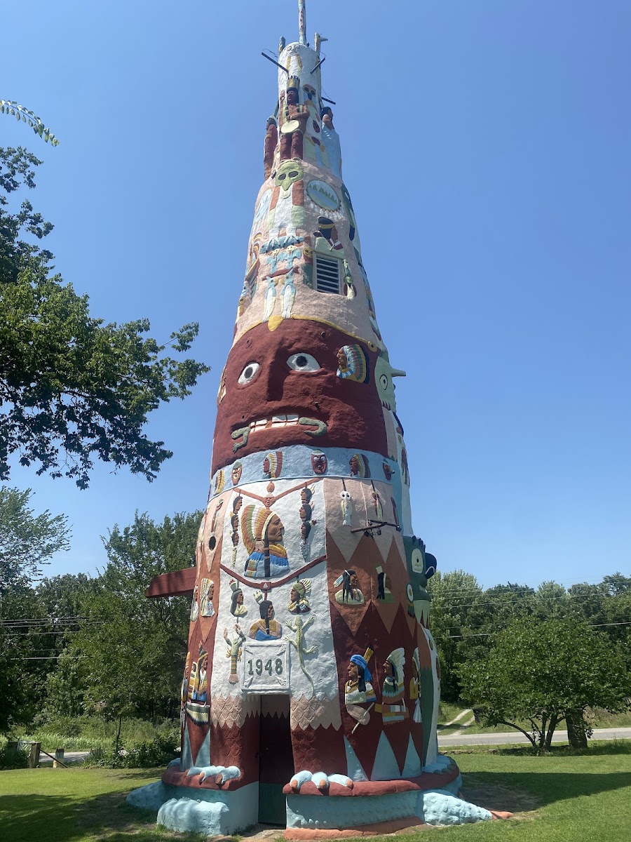 Ed Galloway's Totem Pole Park