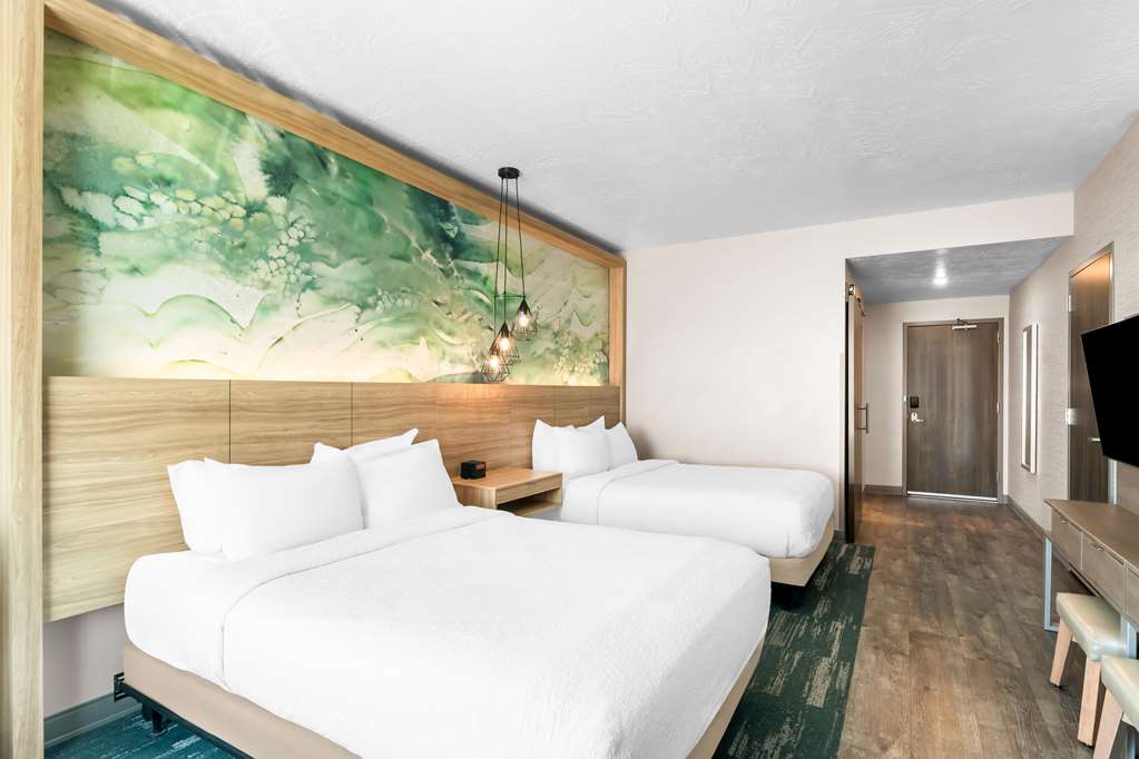 Best Western Plus Settlers Point photo 2