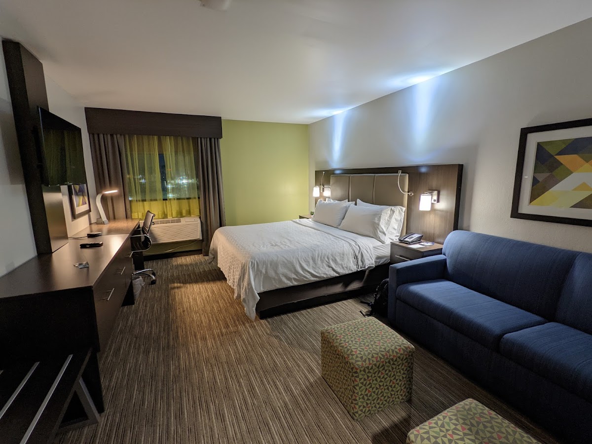 Holiday Inn Express Winnipeg Airport - Polo Park photo 2