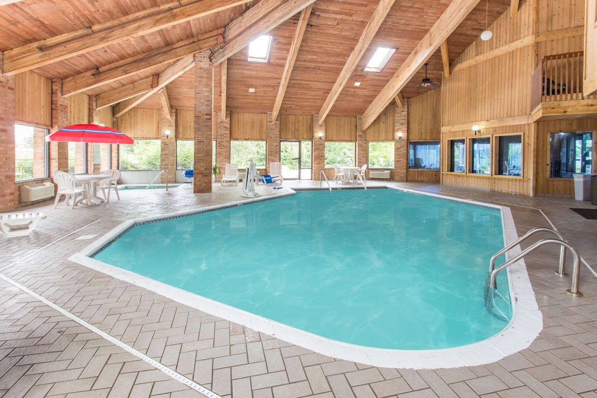 Baymont by Wyndham Muskegon photo 3
