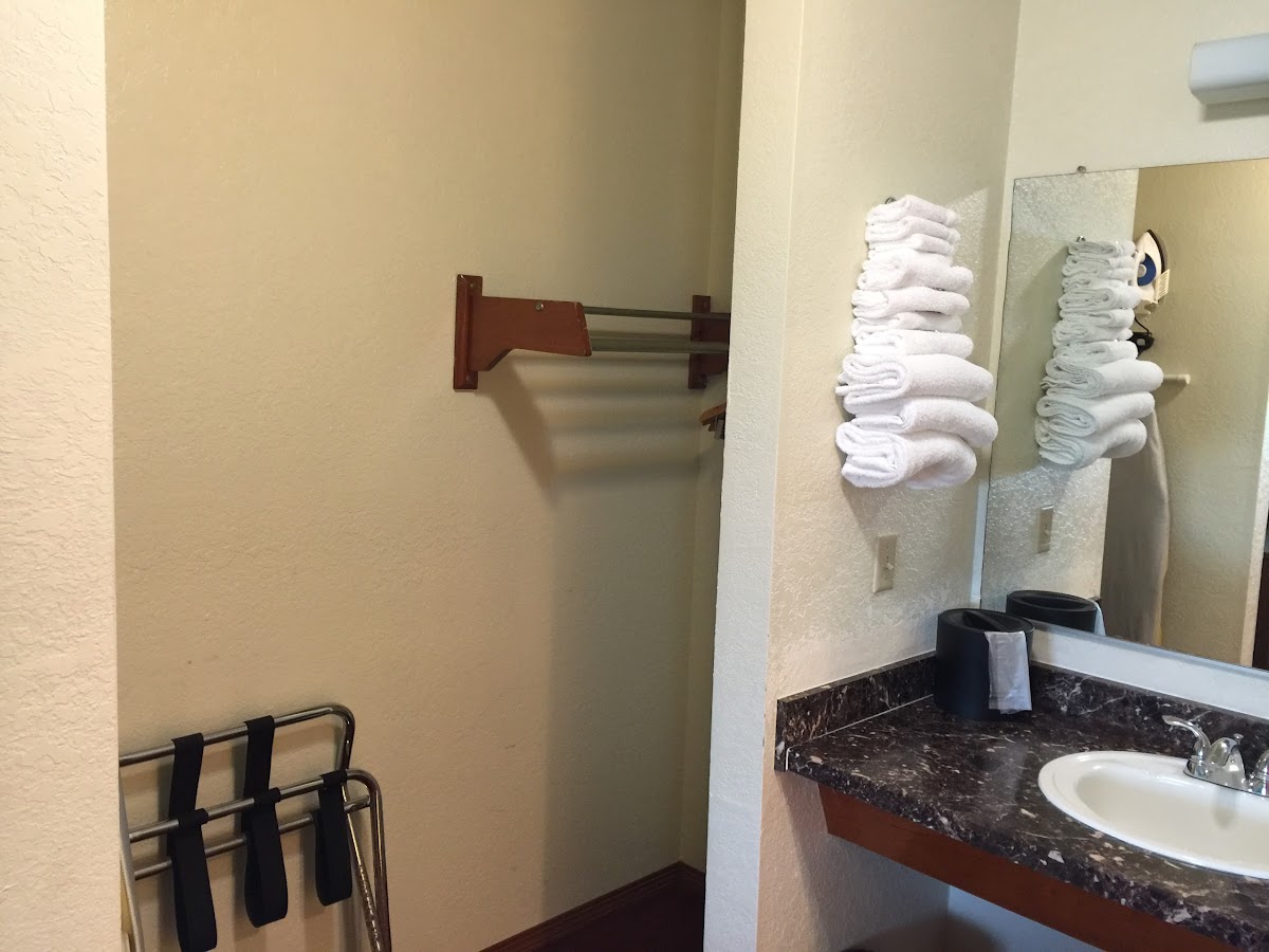 Westward Inn photo 2