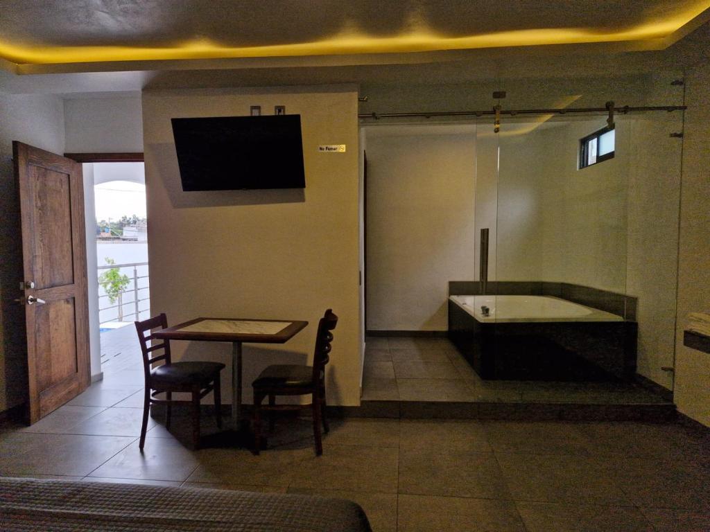 HOTEL NAHUI photo 2
