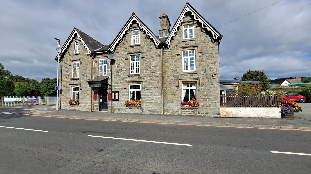 Llanelwedd Arms Hotel photo 3