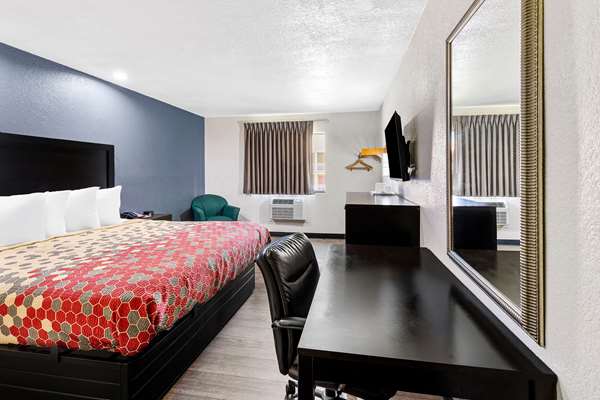 Econo Lodge Akron Copley Northwest photo 2