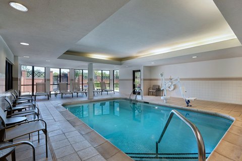 Courtyard by Marriott Omaha Aksarben Village photo 3