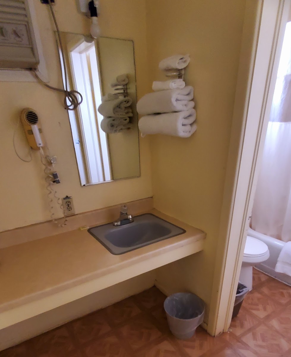 Village Inn Motel photo 2
