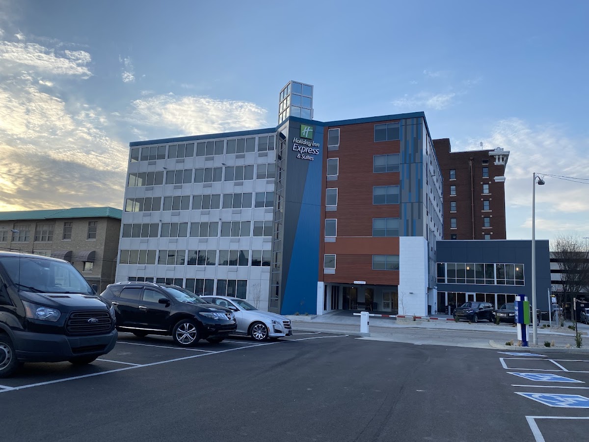 Holiday Inn Express & Suites Evansville Downtown, an IHG Hotel photo 3