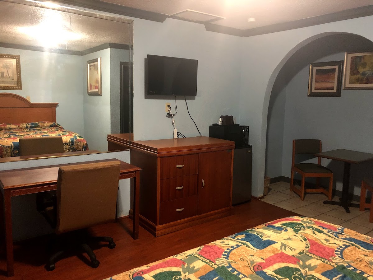 WHARTON INN photo 2
