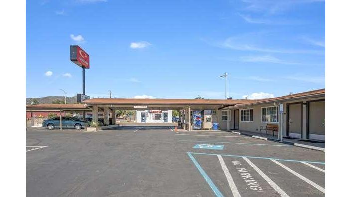 Econo Lodge Inn & Suites Yreka