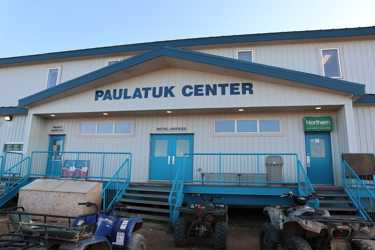 Paulatuk Visitors Center and Hotel