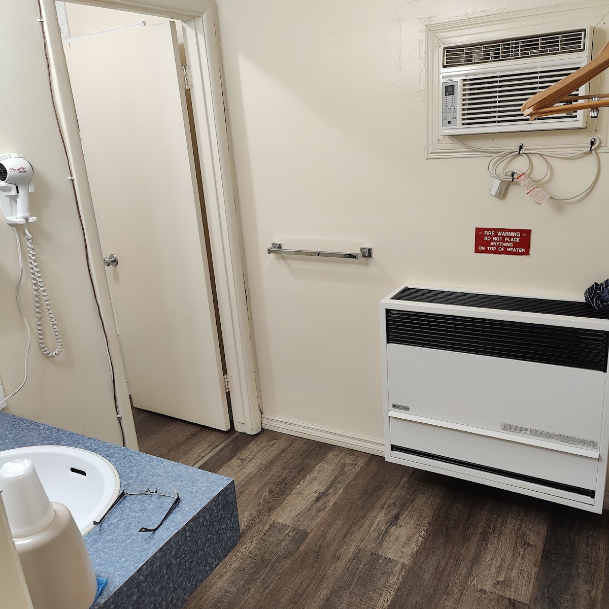 Battlefords Inn Motel photo 3