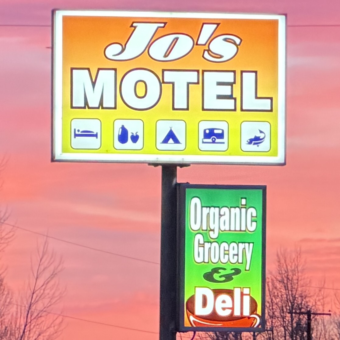 Jo's Motel & Campground photo 3