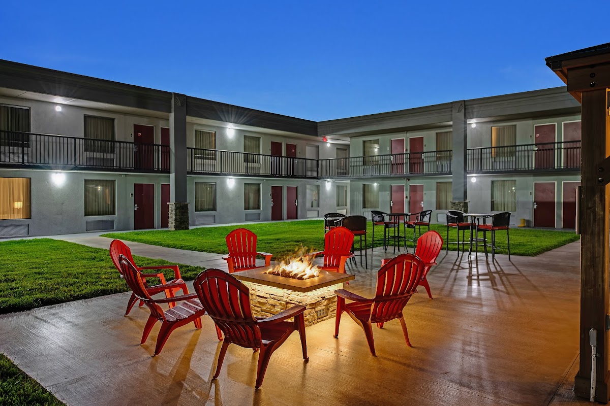 Red Roof Inn & Suites Wilkesboro