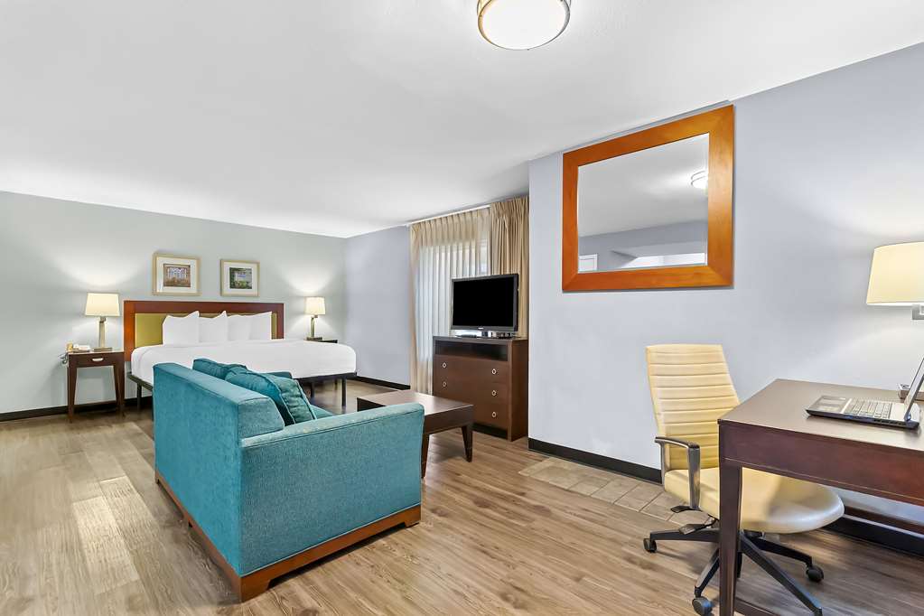 SureStay Studio by Best Western Pensacola photo 2