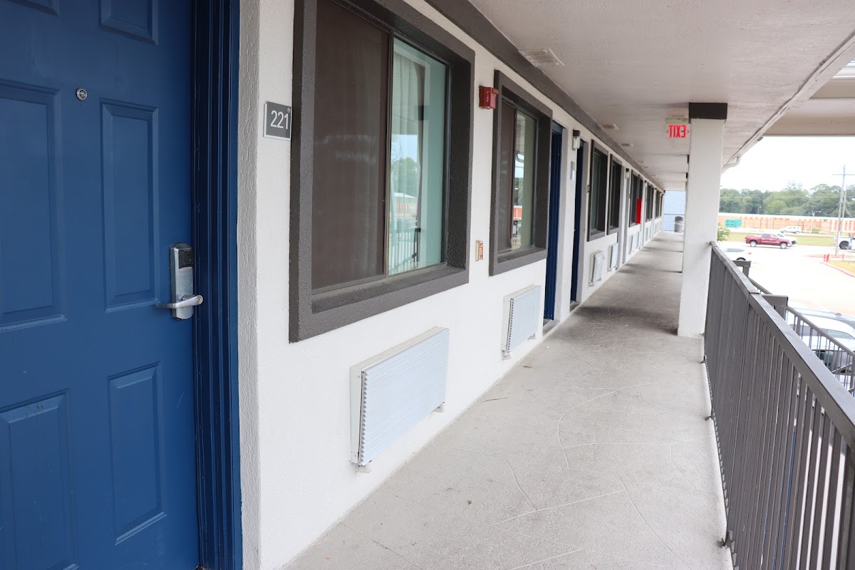 Motel 6 Alvin, TX photo 3