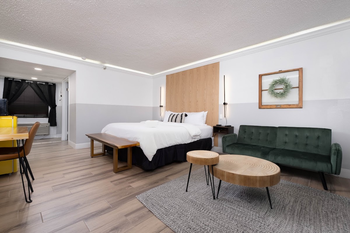 The Cactus Cove Inn and Suites photo 2