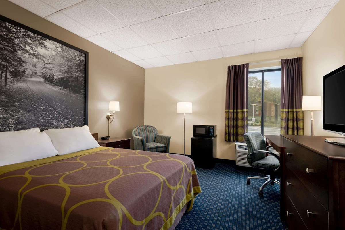Super 8 by Wyndham Liverpool/Syracuse North Airport photo 2