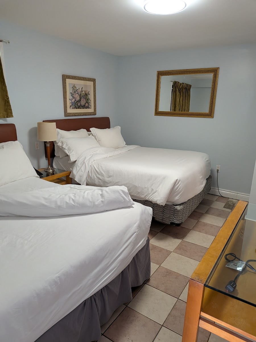 Bayside Inn & Waterfront Suites photo 2