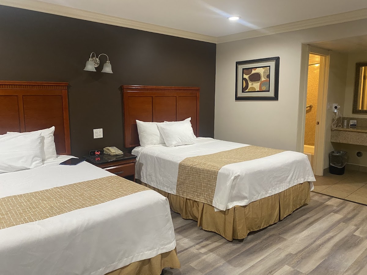 Travelodge by Wyndham Brea photo 2