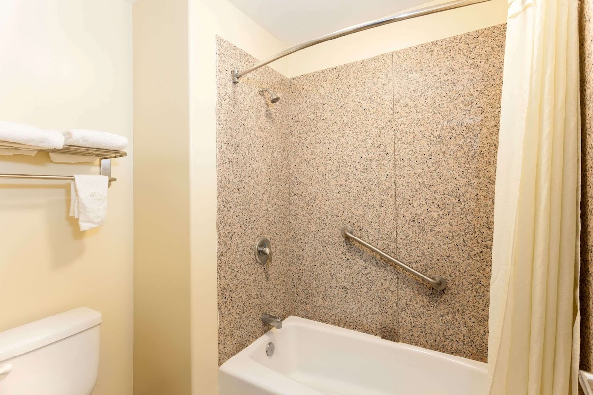 Travelodge by Wyndham Brea photo 3