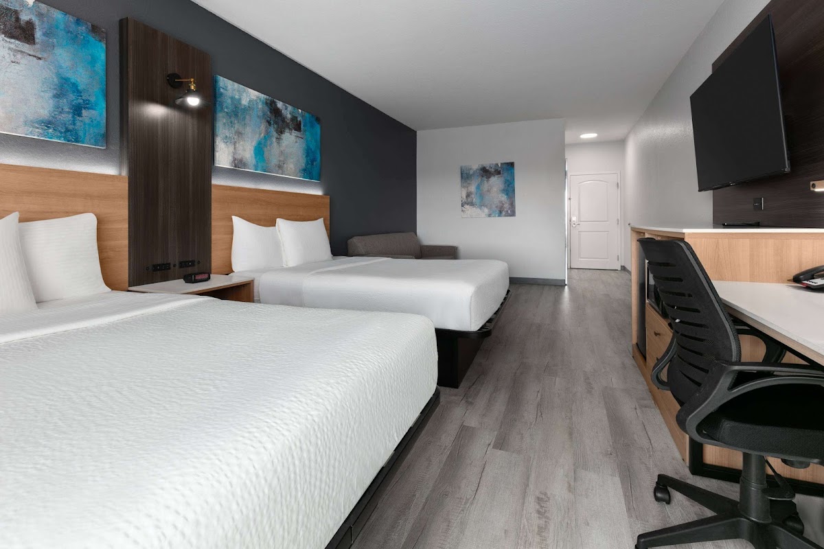 La Quinta Inn & Suites by Wyndham Ft. Worth - Burleson photo 2