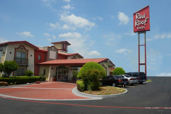 Red Roof Inn North Dallas - Park Central photo 3