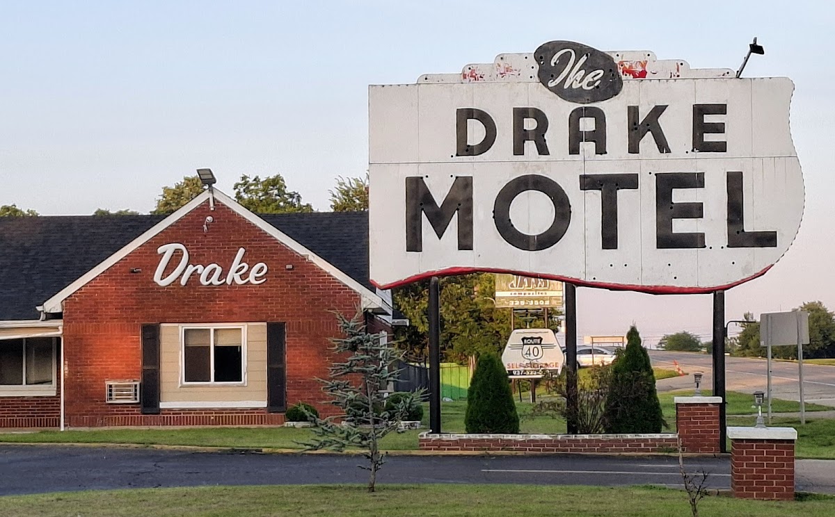 Drake Motel