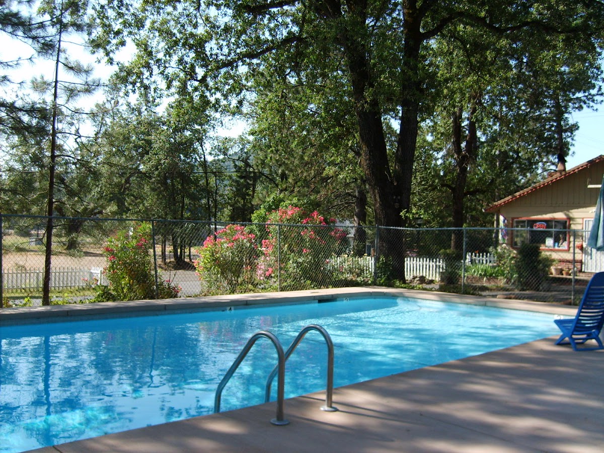 Shasta Lake Motel photo 2