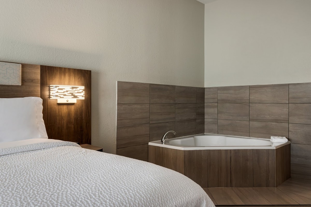 Holiday Inn Express & Suites Forrest City by IHG photo 2