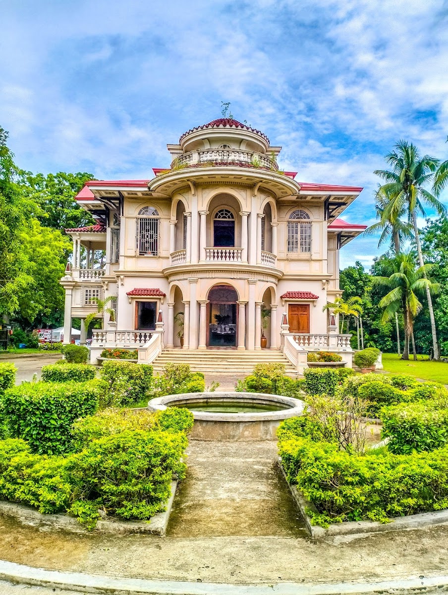 Molo Mansion
