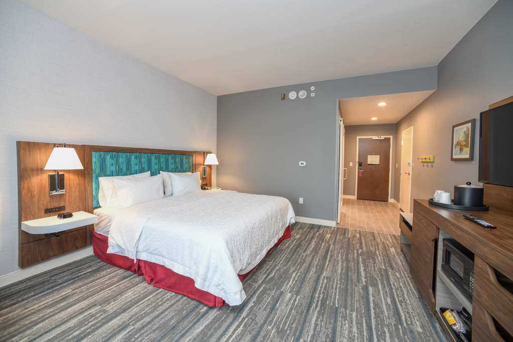 Hampton Inn & Suites Cincinnati Liberty Township photo 2