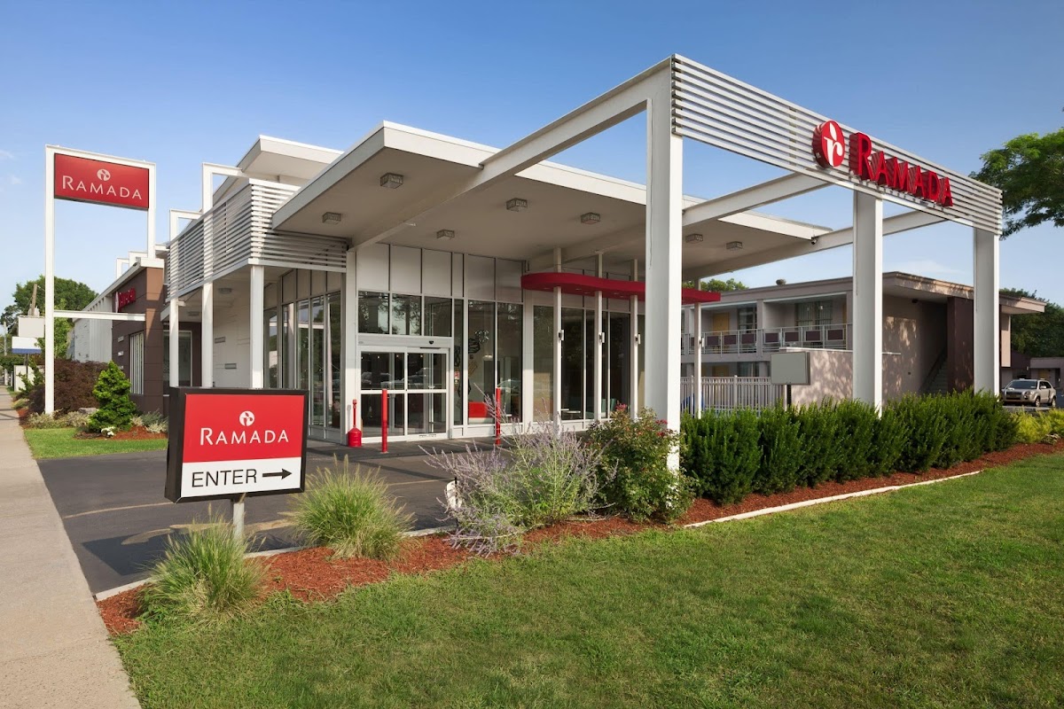 Ramada by Wyndham Rockville Centre