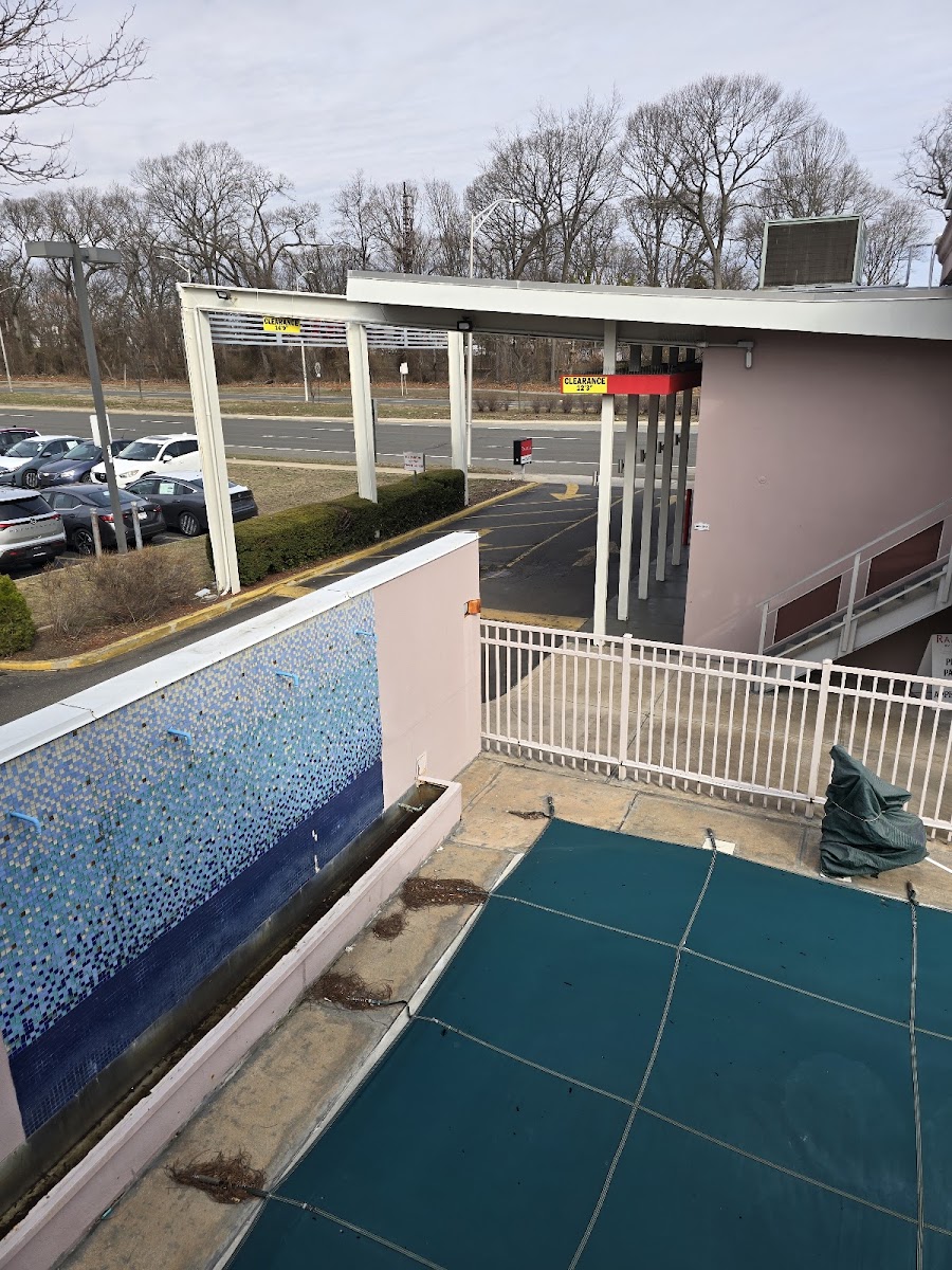Ramada by Wyndham Rockville Centre photo 3