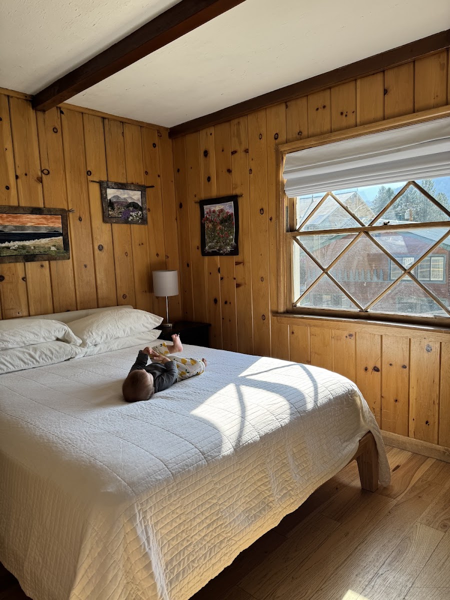 June Lake Pines Cottages photo 2