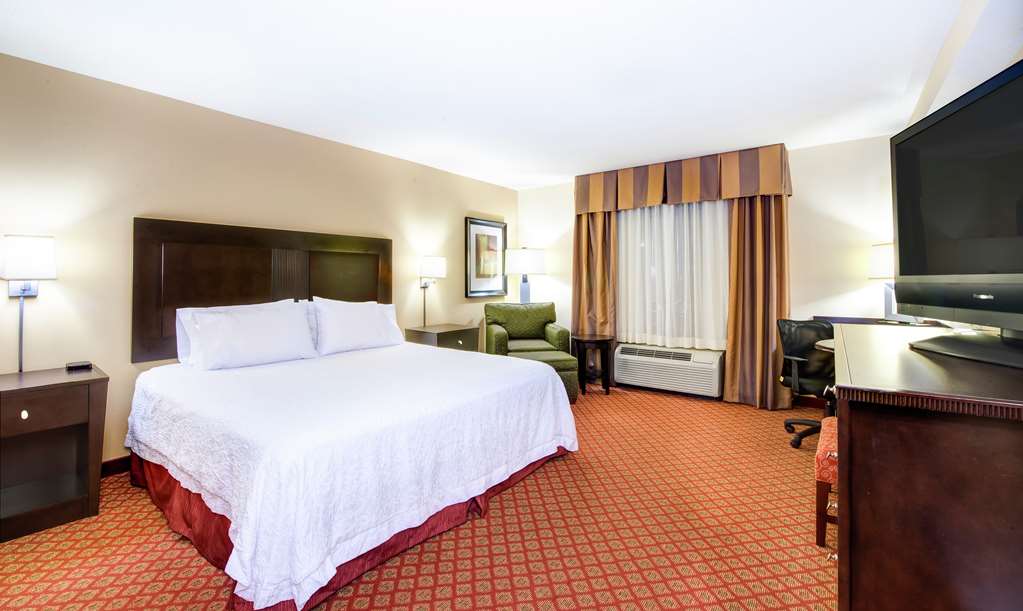 Hampton Inn & Suites Scottsboro photo 2