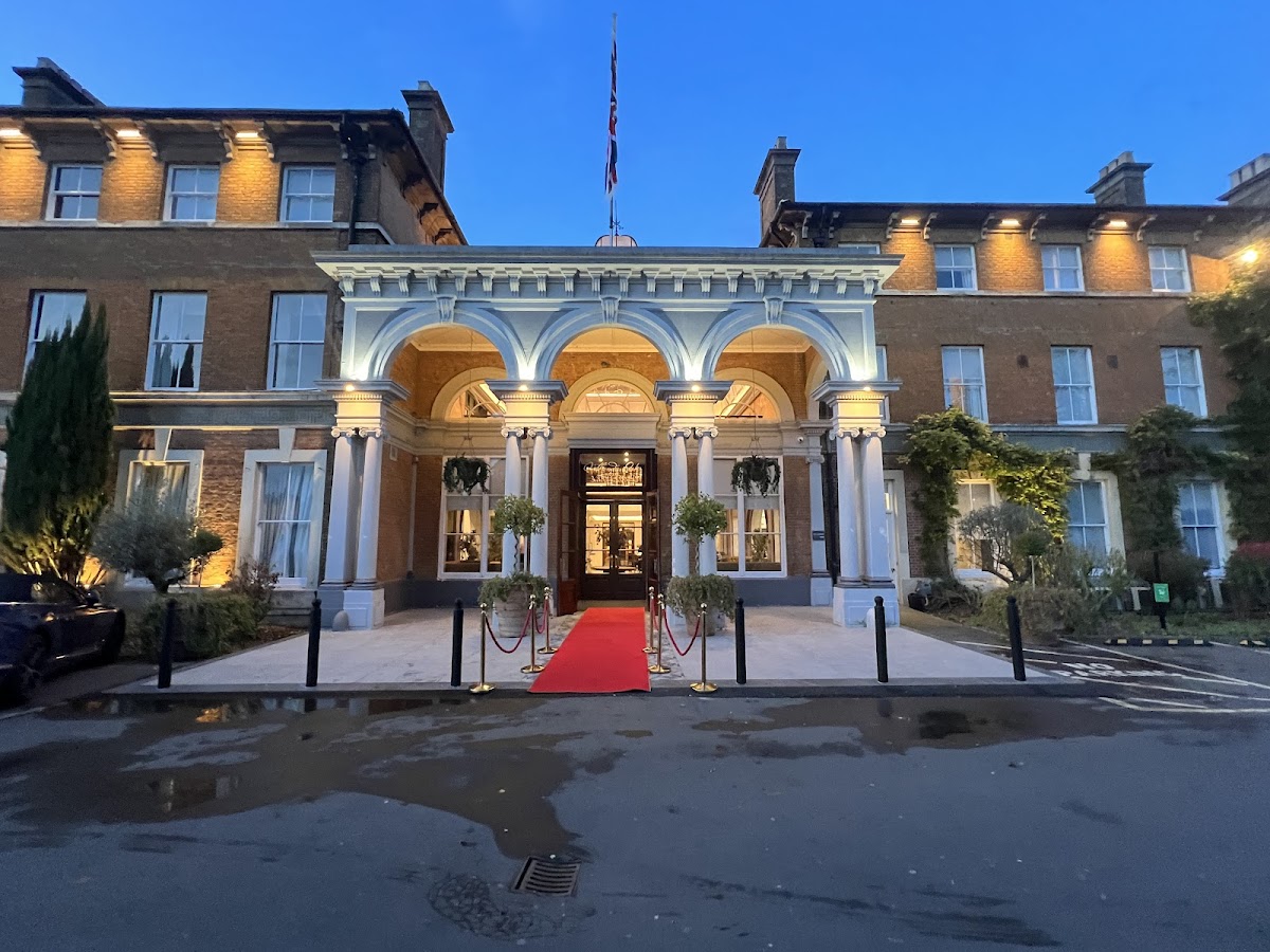 Oatlands Park Hotel photo 3