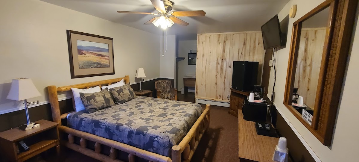 Creede Snowshoe Lodge and ATV/UTV Rental