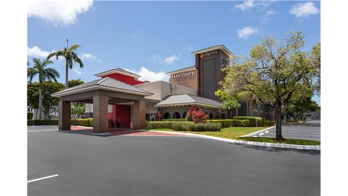 La Quinta Inn & Suites by Wyndham Ft Lauderdale Cypress Cr