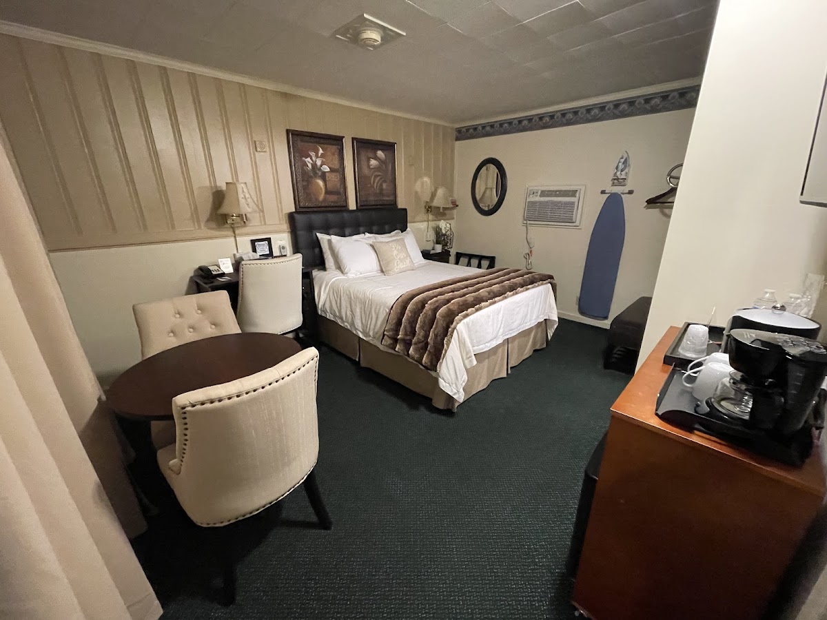 Amherst Inn photo 2