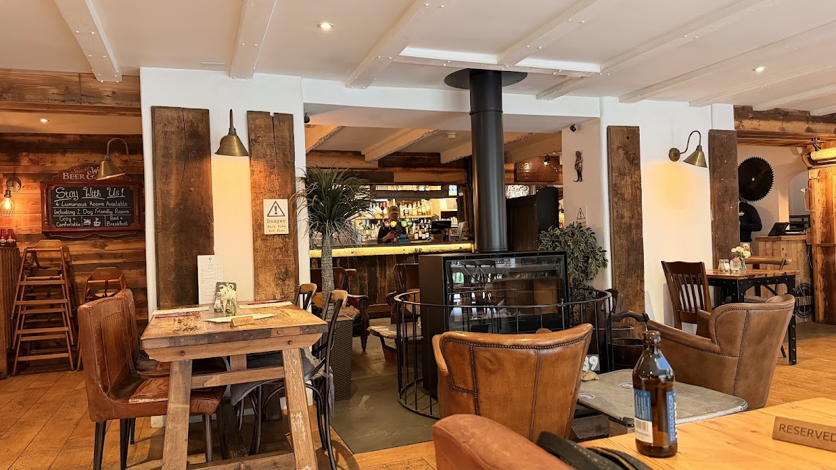 Sawmills Free House photo 2
